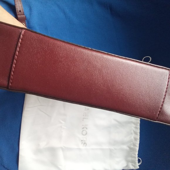 Michael Kors Leather Crossbody Bag, color Burgundy - Picture 9 of 9
